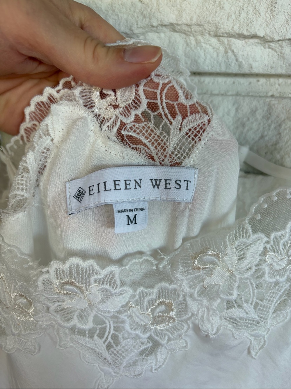 Eileen West Santorini Satin Gown White Size Medium - Picture 11 of 13
